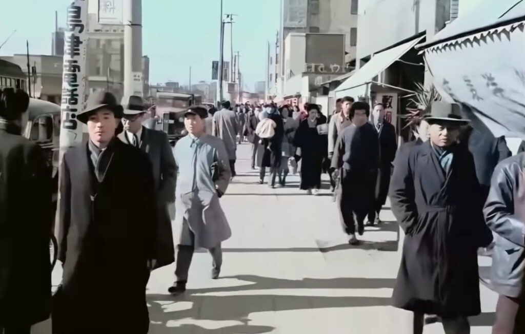 帽子を被る1940年代の日本人